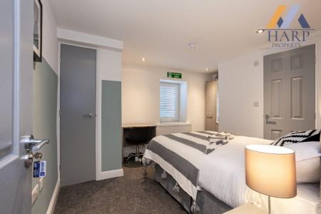 7 bedroom House share to let in Tottington Road, Bury, BL8