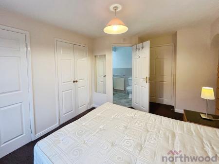 2 bedroom Flat for sale in Royal Court Drive, Bolton, BL1