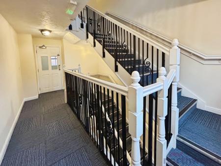 2 bedroom Flat for sale in Royal Court Drive, Bolton, BL1