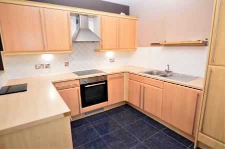 2 bedroom Flat to let in School Street, Bromley Cross, Bolton, BL7