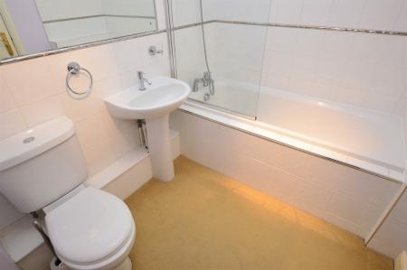 2 bedroom Flat to let in School Street, Bromley Cross, Bolton, BL7