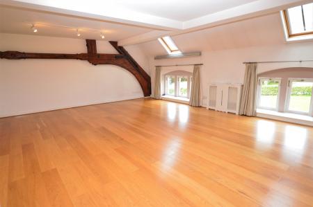 2 bedroom Flat to let in School Street, Bromley Cross, Bolton, BL7