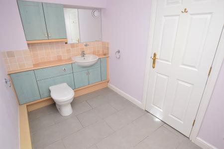 2 bedroom Flat to let in School Street, Bromley Cross, Bolton, BL7