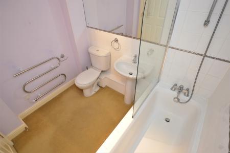 2 bedroom Flat to let in School Street, Bromley Cross, Bolton, BL7