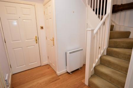 2 bedroom Flat to let in School Street, Bromley Cross, Bolton, BL7