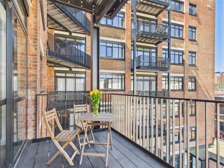 3 bedroom Apartment for sale in Gooch Street North, City Centre, Birmingham, B5