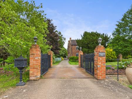 5 bedroom Detached house for sale in Peddimore Hall Farm, Sutton Codfield, B76