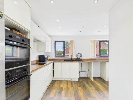 4 bedroom Semi-detached house for sale in Rischale Way, Walsall, Aldridge, WS4