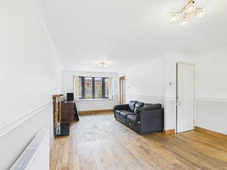 4 bedroom Semi-detached house for sale in Rischale Way, Walsall, Aldridge, WS4