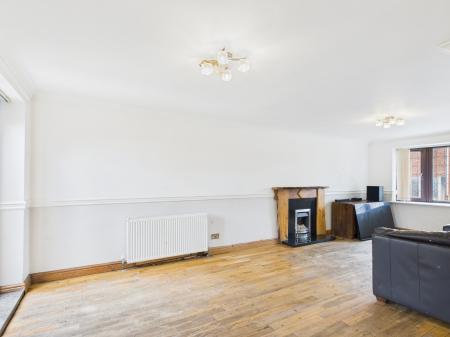 4 bedroom Semi-detached house for sale in Rischale Way, Walsall, Aldridge, WS4