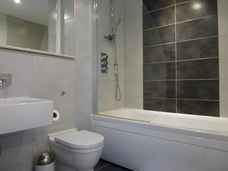 2 bedroom Flat to let in Essex Street, City Centre, Birmingham, B5