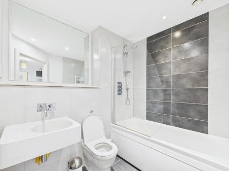 2 bedroom Flat to let in Essex Street, City Centre, Birmingham, B5