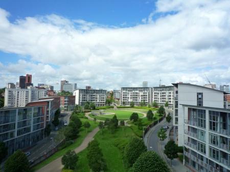 2 bedroom Flat to let in Bell Barn Road, Edgbaston, Birmingham, B15