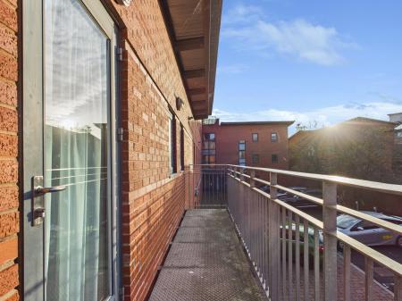 2 bedroom Flat for sale in Rickman Drive, Birmingham, B15