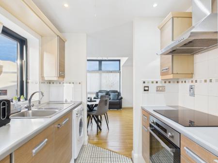 2 bedroom Flat for sale in Rickman Drive, Birmingham, B15