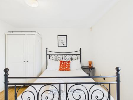 2 bedroom Flat for sale in Rickman Drive, Birmingham, B15