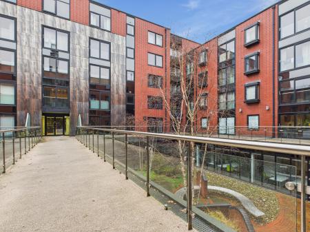 1 bedroom Flat to let in St Pauls Square, Birmingham, B3