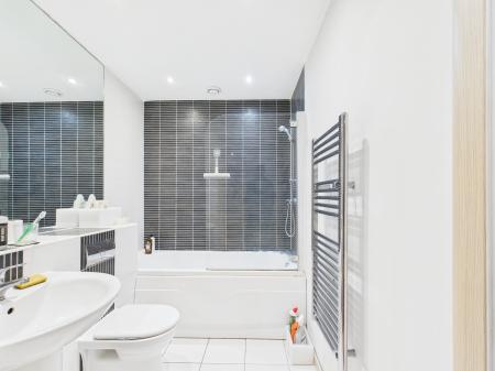 1 bedroom Flat to let in St Pauls Square, Birmingham, B3