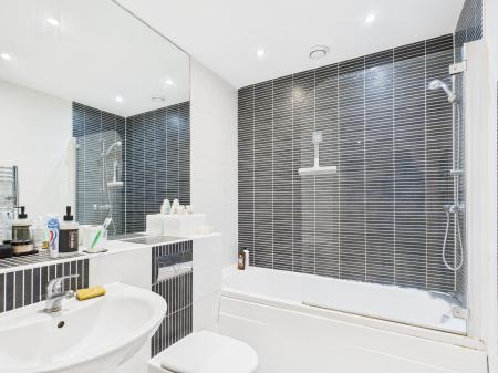 1 bedroom Flat to let in St Pauls Square, Birmingham, B3