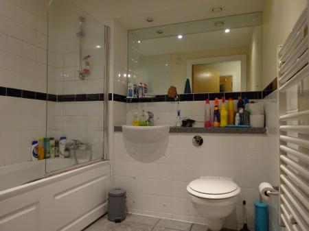 2 bedroom Flat to let in Voyager, City Centre, Birmingham, B16