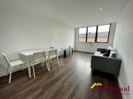 2 bedroom Flat to let in Wrentham Street, Digbeth, Birmingham, B5