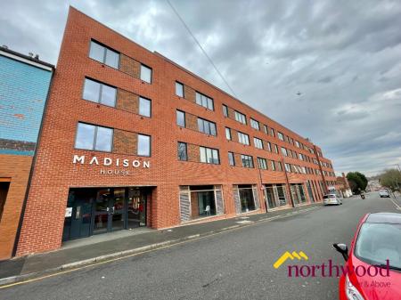 2 bedroom Flat to let in Wrentham Street, Digbeth, Birmingham, B5