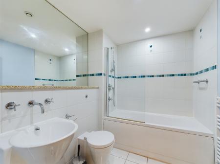 2 bedroom Flat to let in Southside Development, City Centre, Birmingham, B5