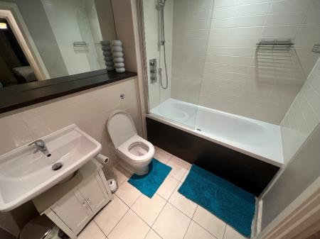 2 bedroom Flat to let in Southside Development, City Centre, Birmingham, B5