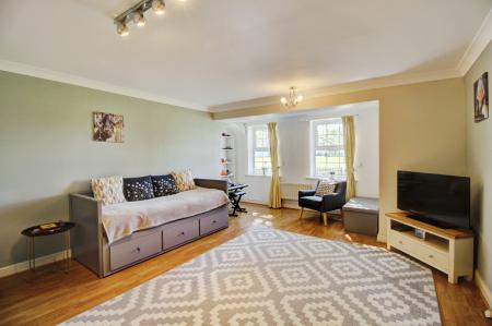 2 bedroom Flat for sale in Perrett Way, Ham Green, Bristol, BS20