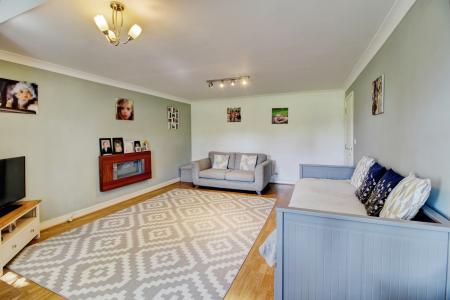 2 bedroom Flat for sale in Perrett Way, Ham Green, Bristol, BS20