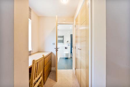 6 bedroom Detached house for sale in Queens Drive, Taunton, TA1