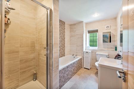 6 bedroom Detached house for sale in Queens Drive, Taunton, TA1