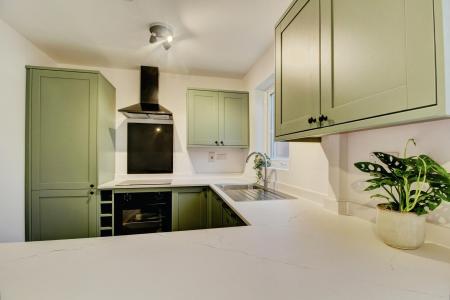 1 bedroom Flat to let in St Aidans Close, St George, Bristol, BS5