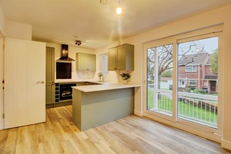 1 bedroom Flat to let in St Aidans Close, St George, Bristol, BS5