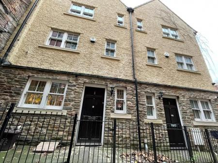 3 bedroom Town house to let in Redcross Lane, Old Market, Bristol, BS2
