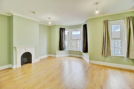 4 bedroom Terraced House to let in Gloucester Road, Horfield, Bristol, BS7