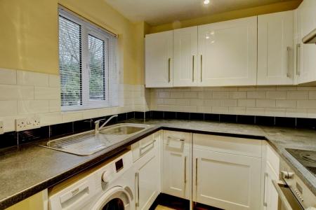 1 bedroom Terraced House to let in Goodwood Gardens, Downend, Bristol, BS16