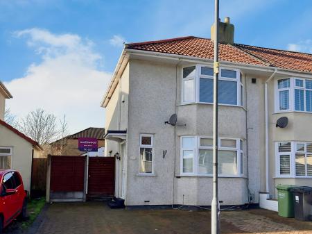 3 bedroom Semi-detached house to let in Wallscourt Road, Filton, Bristol, BS34