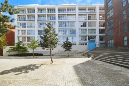 2 bedroom Flat for sale in Airpoint, Skypark Road, BS3