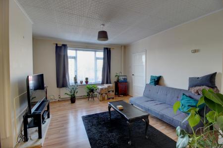 3 bedroom Semi-detached house to let in Ilsyn Grove, Stockwood, Bristol, BS14