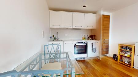 2 bedroom Flat for sale in Altair House, Cardiff Bay, Cardiff, CF10