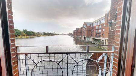 2 bedroom Flat for sale in Beaufort Court, Atlantic Wharf, Cardiff, CF10