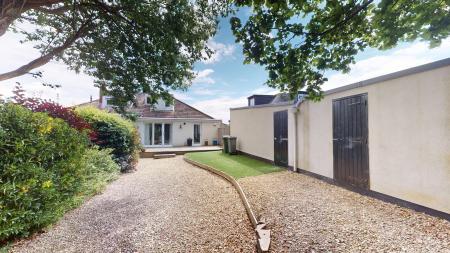 3 bedroom Semi-detached bungalow for sale in Gron Ffordd, Rhiwbina, Cardiff, CF14