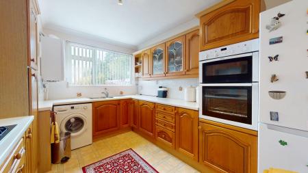 2 bedroom Flat for sale in Heol Lewis, Rhiwbina, Cardiff, CF14