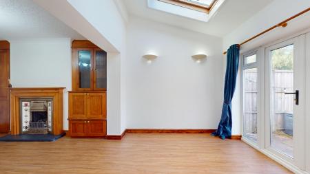 4 bedroom Semi-detached house for sale in Heol-Yr-Efail, Rhiwbina, Cardiff, CF14