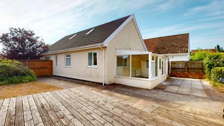 2 bedroom Detached bungalow for sale in Heol Y Wern, Rhiwbina, Cardiff, CF14