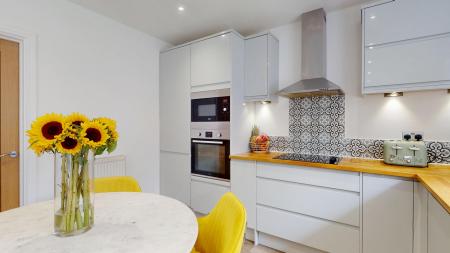 3 bedroom Semi-detached bungalow for sale in Pen Y Dre, Rhiwbina, Cardiff, CF14