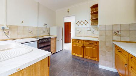 2 bedroom Maisonette for sale in Pen y Dre, Rhiwbina, Cardiff, CF14