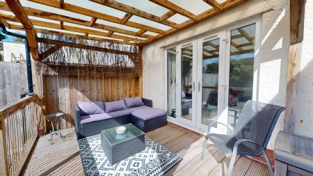 2 bedroom Ground floor maisonette for sale in PenyDre, Rhiwbina, Cardiff, CF14