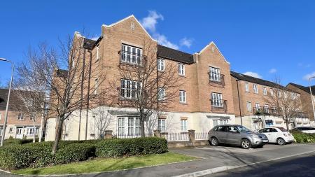 1 bedroom Flat for sale in Phoenix Way, Cardiff, CF14